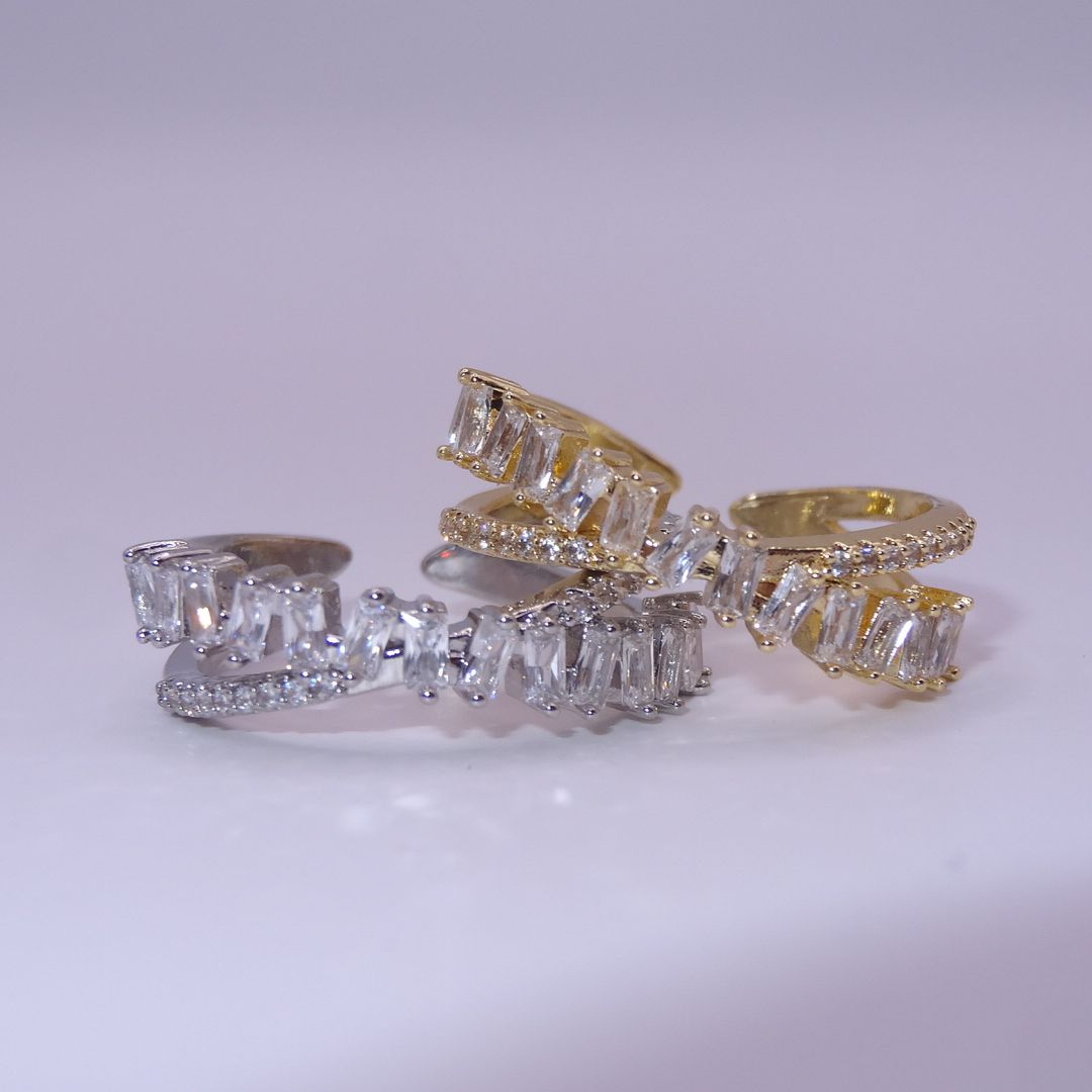 Anillo con zirconias ajustable