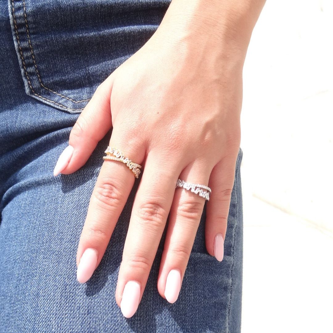 Anillo con zirconias ajustable