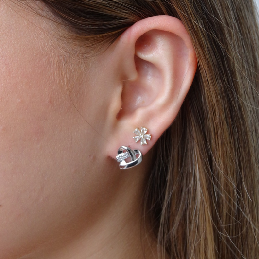 Aretes con lazo de corazón