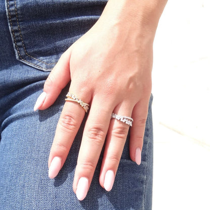 Anillo con zirconias ajustable