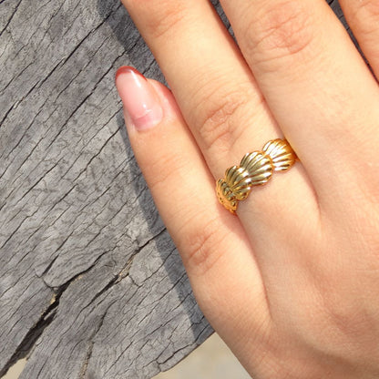 Anillo de cochitas dorado