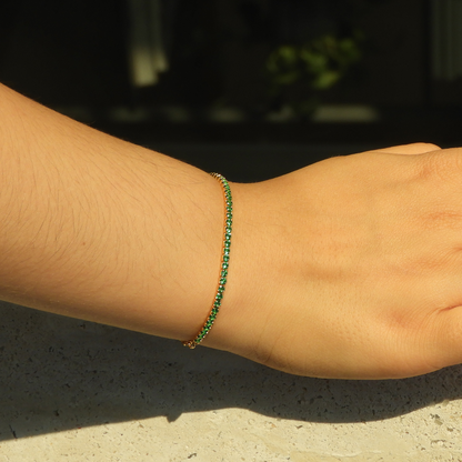 Pulsera verde de plata chapada en oro 18k con zirconias